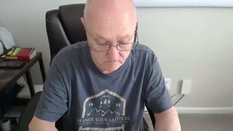 Snapshot of millenium0129 chatting on 04.17.26 millenium0129 online show from 04.17.26