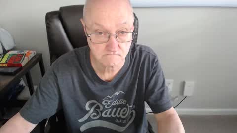 Snapshot of millenium0129 chatting on 04.20.26 millenium0129 online show from 04.20.26