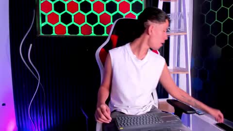 Tommy  online show from 04.11.26