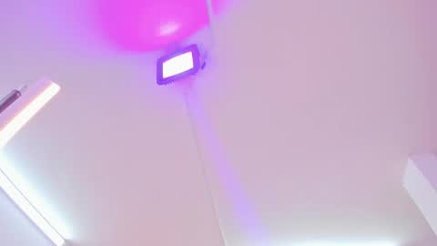 miller_vanessa_ online show from 03.05.25