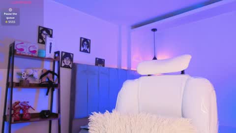 miller_vanessa_ online show from 04.07.26