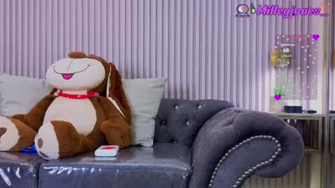 Snapshot of milleyjones_ chatting on 06.17.26 milleyjones_ online show from 06.17.26