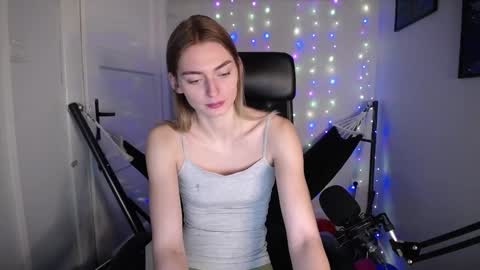 millie_lacroix online show from 01.22.25