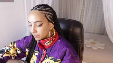 millie_volturi online show from 06.11.26