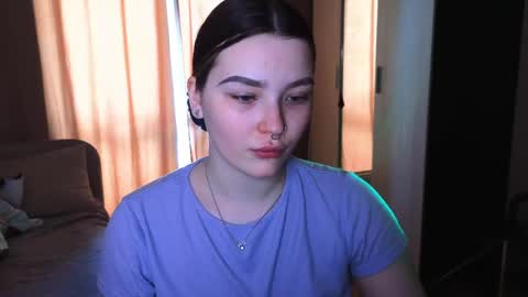 Snapshot of milliedoll chatting on 04.22.26 Millie online show from 04.22.26