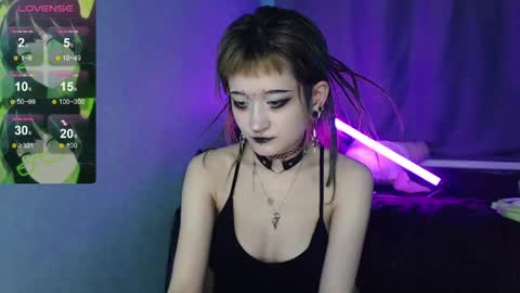Snapshot of milten_trish chatting on 05.13.26 milten_trish online show from 05.13.26