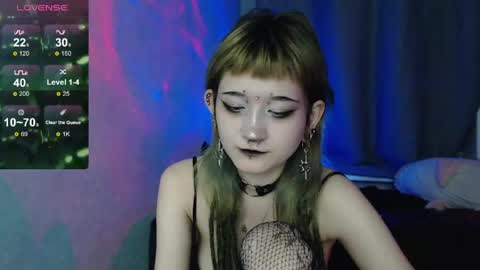 Snapshot of milten_trish chatting on 05.14.26 milten_trish online show from 05.14.26