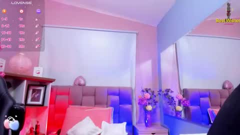 Snapshot of milu_beluci chatting on 11.21.25 Milu Belucci online show from 11.21.25