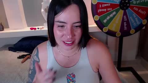 Milu Wallace  online show from 03.11.25