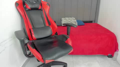 Snapshot of miluuu18 chatting on 01.15.25 Miluu online show from 01.15.25