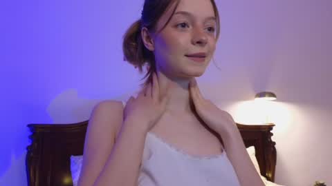 Snapshot of mimichelle chatting on 12.03.24 mimichelle online show from 12.03.24