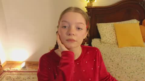 Snapshot of mimichelle chatting on 12.31.24 mimichelle online show from 12.31.24