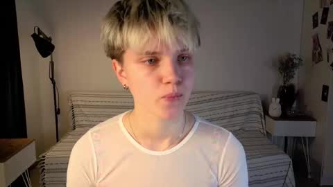 Snapshot of mimipuff chatting on 11.28.25 Sonya online show from 11.28.25