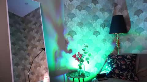 Frances  Next streams Thu Fri Sat 8am -  4pm GMT3 online show from 04.18.26