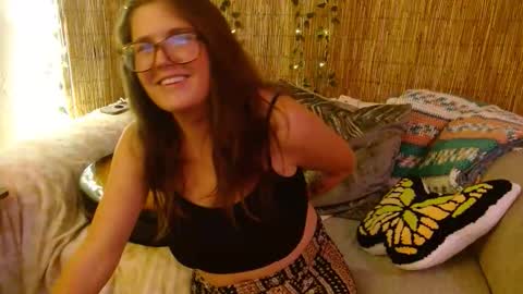 Mindy online show from 10.22.25