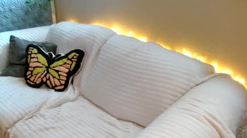 Snapshot of mindymounds chatting on 02.25.26 Mindy online show from 02.25.26