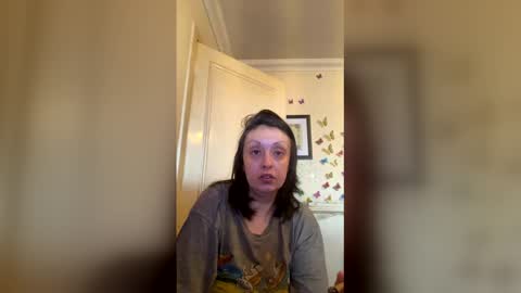 please subscribe to my fansly  please no video or photos must be recorded or re sold online show from 04.13.26