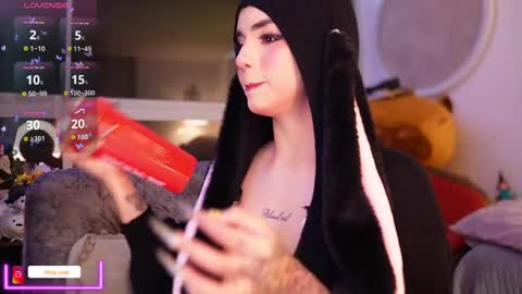 Snapshot of ming_yue_ chatting on 10.04.25 My name is Fer Nice to meet you give it a thumbs up please its important online show from 10.04.25