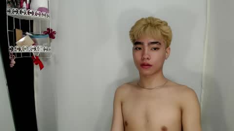 mingkla_man online show from 04.19.26