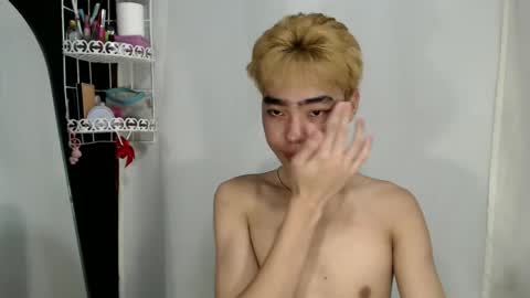 Snapshot of mingkla_man chatting on 05.03.26 mingkla_man online show from 05.03.26