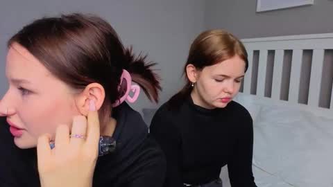 KarinaLeila online show from 10.10.25