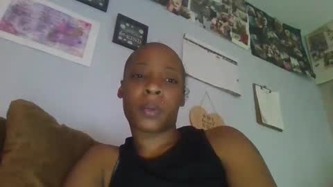 Snapshot of mini_luv chatting on 12.03.24 SLIPSLID online show from 12.03.24