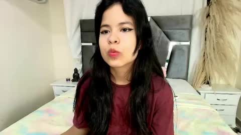 Snapshot of minilove_01 chatting on 04.25.26 minilove_01 online show from 04.25.26