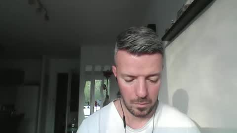 Snapshot of minka28 chatting on 04.15.26 minka28 online show from 04.15.26