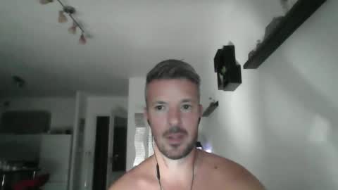 Snapshot of minka28 chatting on 05.25.26 minka28 online show from 05.25.26