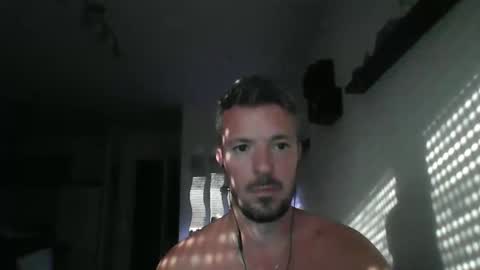 Snapshot of minka28 chatting on 05.27.26 minka28 online show from 05.27.26