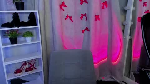 Snapshot of mipsymipson chatting on 02.13.25 NEXT STREAM NOVEMBER 27282930 online show from 02.13.25