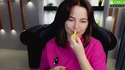 Snapshot of mira_mermayd chatting on 03.05.25 Mira online show from 03.05.25