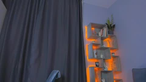 Snapshot of mirabrunette chatting on 05.24.26 Mira follow my fansly online show from 05.24.26