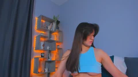 Snapshot of mirabrunette chatting on 05.30.26 Mira follow my fansly online show from 05.30.26