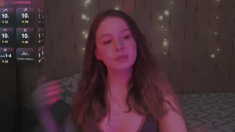 Snapshot of miranadevl chatting on 02.14.25 Kira online show from 02.14.25