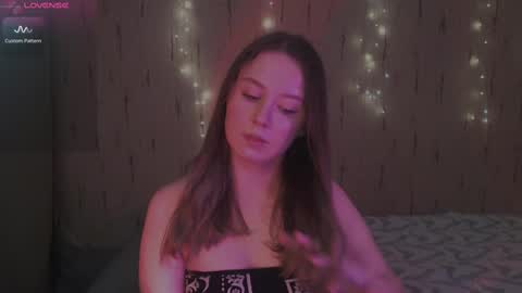 Snapshot of miranadevl chatting on 02.17.25 Kira online show from 02.17.25