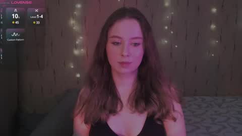 Snapshot of miranadevl chatting on 02.28.25 Kira online show from 02.28.25