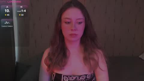 Snapshot of miranadevl chatting on 03.12.25 Kira online show from 03.12.25