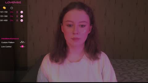 Snapshot of miranadevl chatting on 09.10.25 Kira online show from 09.10.25