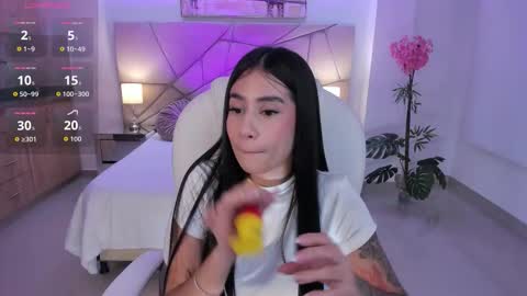 Snapshot of miranda_crawfor chatting on 02.14.26 miranda_crawfor online show from 02.14.26