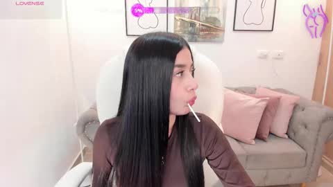 Snapshot of miranda_crawfor chatting on 02.18.26 miranda_crawfor online show from 02.18.26