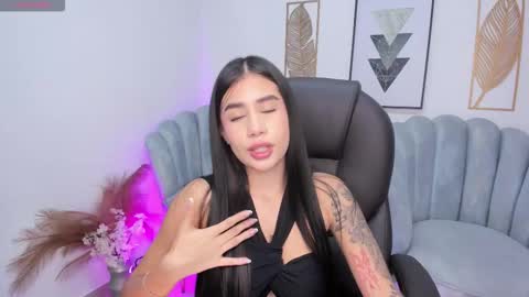 Snapshot of miranda_crawfor chatting on 03.02.26 miranda_crawfor online show from 03.02.26