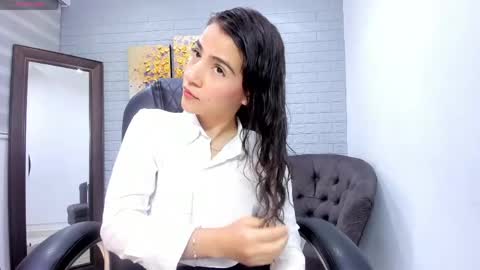Snapshot of miranda_doll_ chatting on 05.01.26 online show from 05.01.26