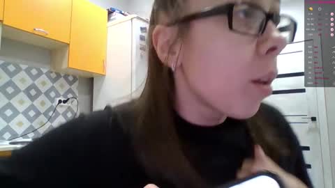 Snapshot of miranda_wish chatting on 10.12.25 MIRANDA online show from 10.12.25