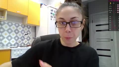 Snapshot of miranda_wish chatting on 10.22.25 MIRANDA online show from 10.22.25