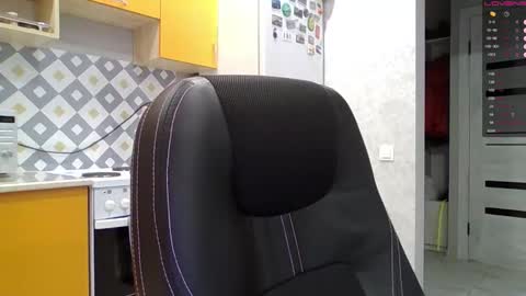 Snapshot of miranda_wish chatting on 11.23.25 MIRANDA online show from 11.23.25