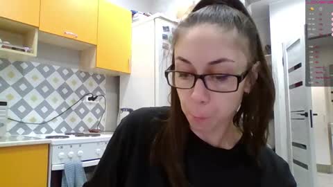 Snapshot of miranda_wish chatting on 11.26.25 MIRANDA online show from 11.26.25