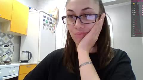 Snapshot of miranda_wish chatting on 11.28.25 MIRANDA online show from 11.28.25