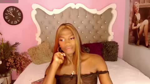 Snapshot of mirandaacollins chatting on 10.06.25 mirandaacollins online show from 10.06.25