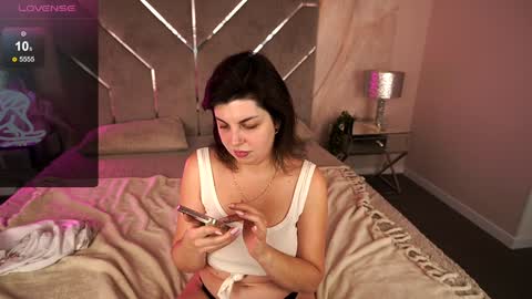 Snapshot of mirandawarm chatting on 12.12.24 Miranda online show from 12.12.24